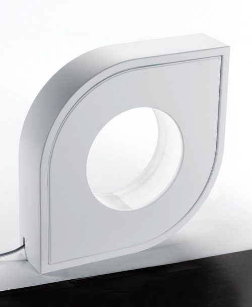 Buzzi & Buzzi Hole: lampada da tavolo da Vegliolux, un marchio del gruppo Idrocentro, gli specialisti di illuminazione e elettroforniture. Acquista nei nostri punti vendita di Piemonte, Liguria, Lombardia e Valle d'Aosta
