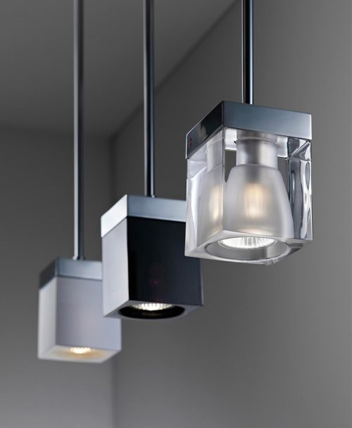 Fabbian Cubetto D28 A01: soffitto sospensione lampadario da Vegliolux, un marchio del gruppo Idrocentro, gli specialisti di illuminazione e elettroforniture. Acquista nei nostri punti vendita di Piemonte, Liguria, Lombardia e Valle d'Aosta