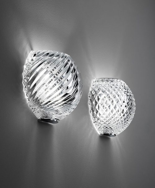 Fabbian Diamond & Swirl D82 D99: applique parete da Vegliolux, un marchio del gruppo Idrocentro, gli specialisti di illuminazione e elettroforniture. Acquista nei nostri punti vendita di Piemonte, Liguria, Lombardia e Valle d'Aosta