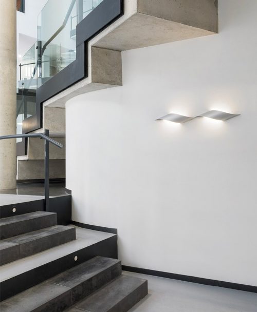 Leds C4 Rizz: applique parete da Vegliolux, un marchio del gruppo Idrocentro, gli specialisti di illuminazione e elettroforniture. Acquista nei nostri punti vendita di Piemonte, Liguria, Lombardia e Valle d'Aosta