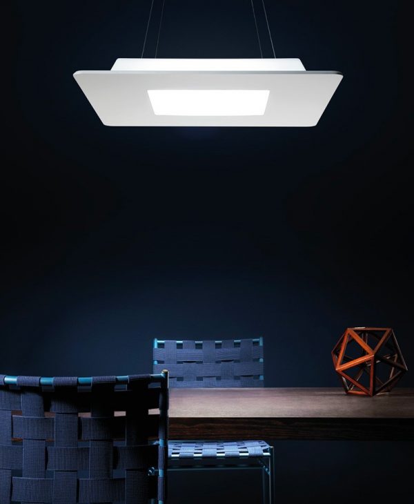 Linea Light Square: lampadario soffitto da Vegliolux, un marchio del gruppo Idrocentro, gli specialisti di illuminazione e elettroforniture. Acquista nei nostri punti vendita di Piemonte, Liguria, Lombardia e Valle d'Aosta