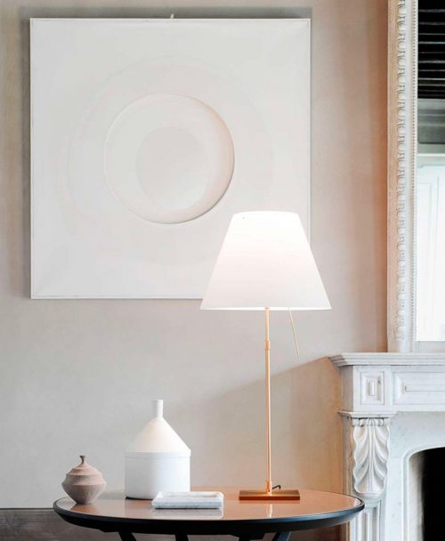Luceplan Costanza: lampada da tavolo da Vegliolux, un marchio del gruppo Idrocentro, gli specialisti di illuminazione e elettroforniture. Acquista nei nostri punti vendita di Piemonte, Liguria, Lombardia e Valle d'Aosta