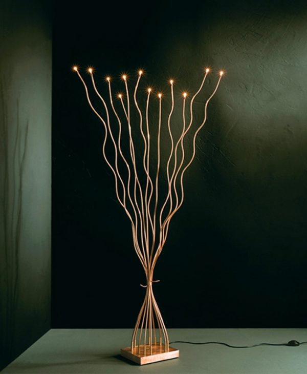 Lucifero Graa: lampada da tavolo da Vegliolux, un marchio del gruppo Idrocentro, gli specialisti di illuminazione e elettroforniture. Acquista nei nostri punti vendita di Piemonte, Liguria, Lombardia e Valle d'Aosta