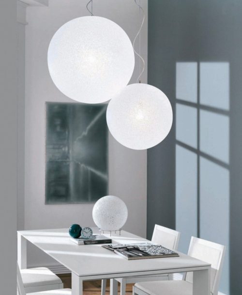 Lumen Center Italia Iceglobe: lampadario sospensione soffitto da Vegliolux, un marchio del gruppo Idrocentro, gli specialisti di illuminazione e elettroforniture. Acquista nei nostri punti vendita di Piemonte, Liguria, Lombardia e Valle d'Aosta