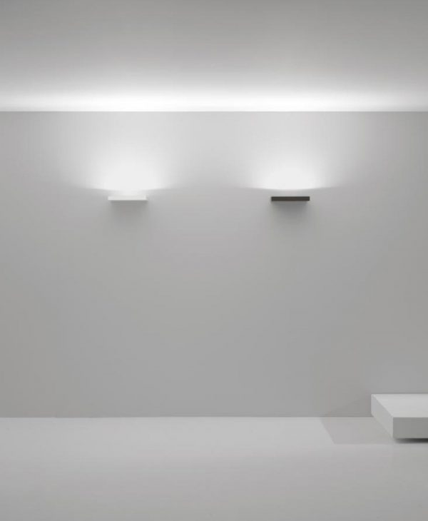 Oty Light e-PAD 01: applique da Vegliolux, un marchio del gruppo Idrocentro, gli specialisti di illuminazione e elettroforniture. Acquista nei nostri punti vendita di Piemonte, Liguria, Lombardia e Valle d'Aosta