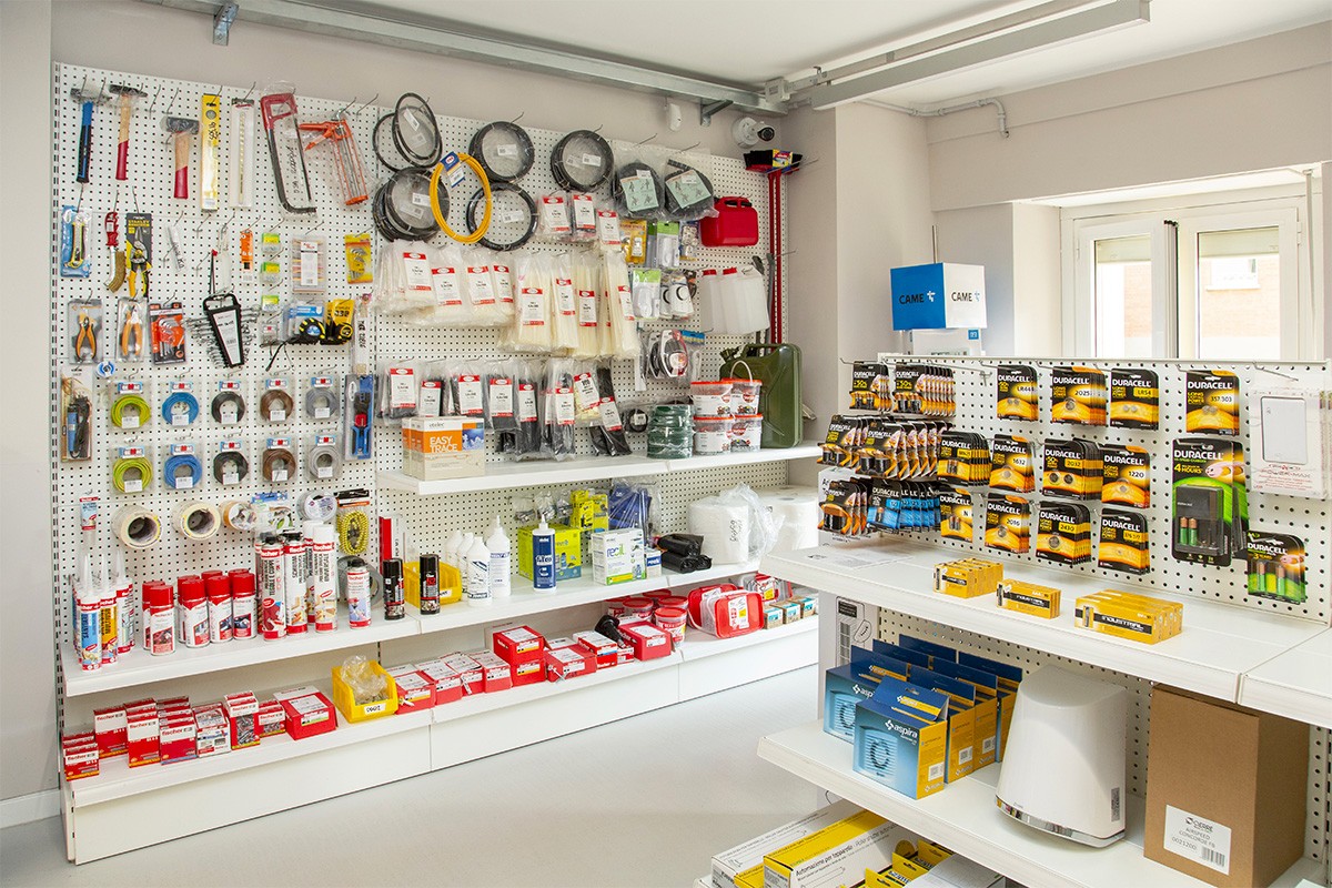 Tutto il necessario per un cantiere in centro a Torino nella filiale di Corso Sommeiller da Vegliolux, un marchio del gruppo Idrocentro