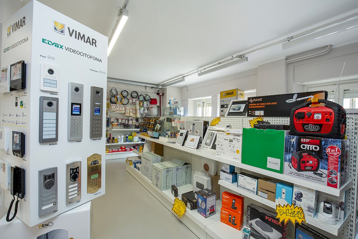 Citofonia, elettroforniture, tassellatori, cavi e molto altro da Vegliolux nella filiale di Corso Sommeiller