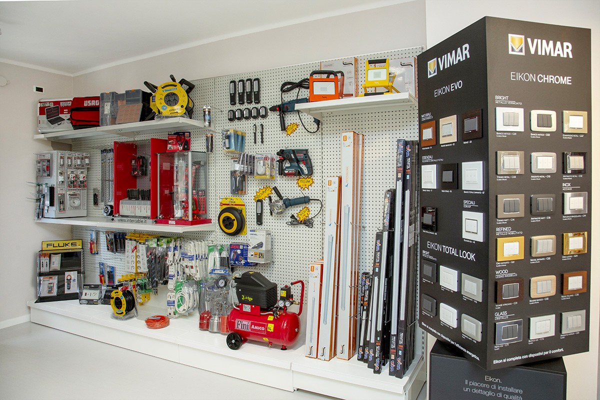 L'eccellenza prima di tutto: solo le migliori marche come Vimar e Fluke da Vegliolux, un marchio del gruppo Idrocentro, in Corso Sommeiller