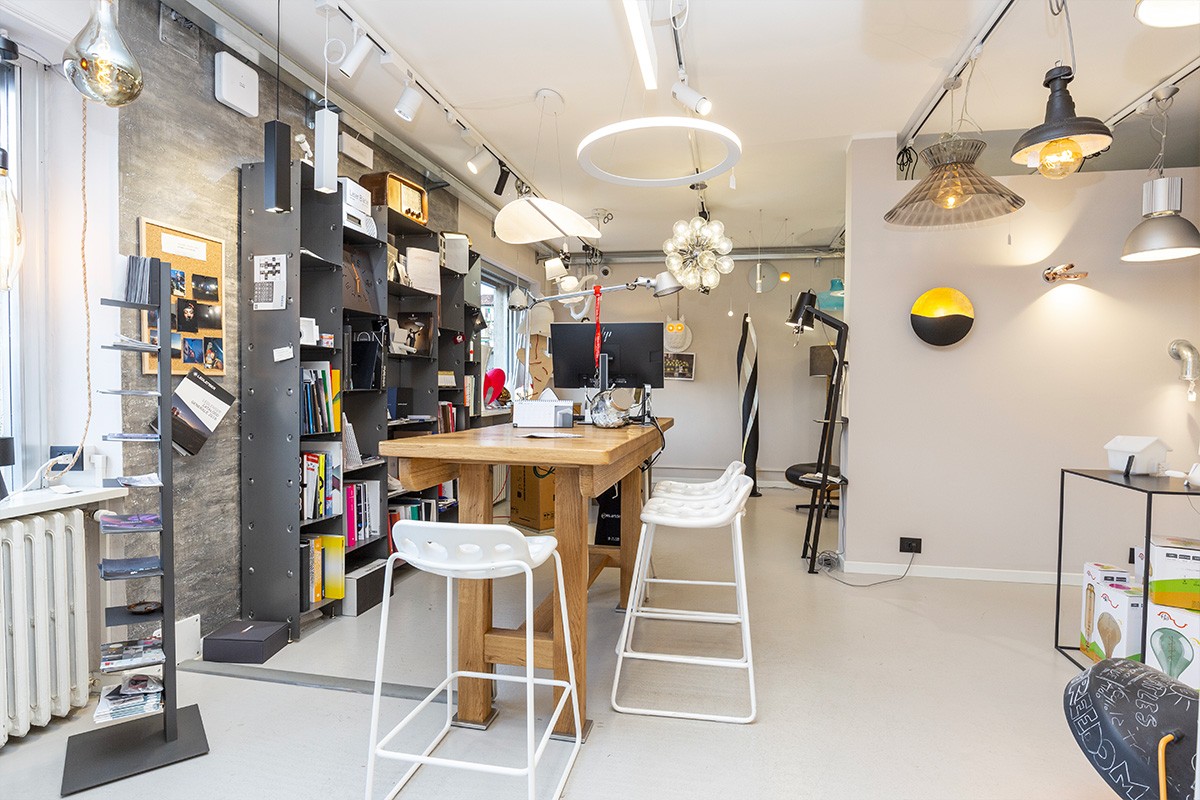 Si può scegliere senza vedere? No e visitando lo Store di Corse Sommeiller di Vegliolux, un marchio del gruppo Idrocentro, si possono vedere tutti i migliori prodotti per l'illuminazione Torino