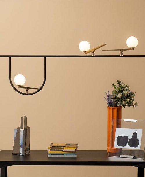 Artemide Yanzi: lampadario parete tavolo, terra da Vegliolux, un marchio del gruppo Idrocentro, gli specialisti di illuminazione e elettroforniture. Acquista nei nostri punti vendita di Piemonte, Liguria, Lombardia e Valle d'Aosta