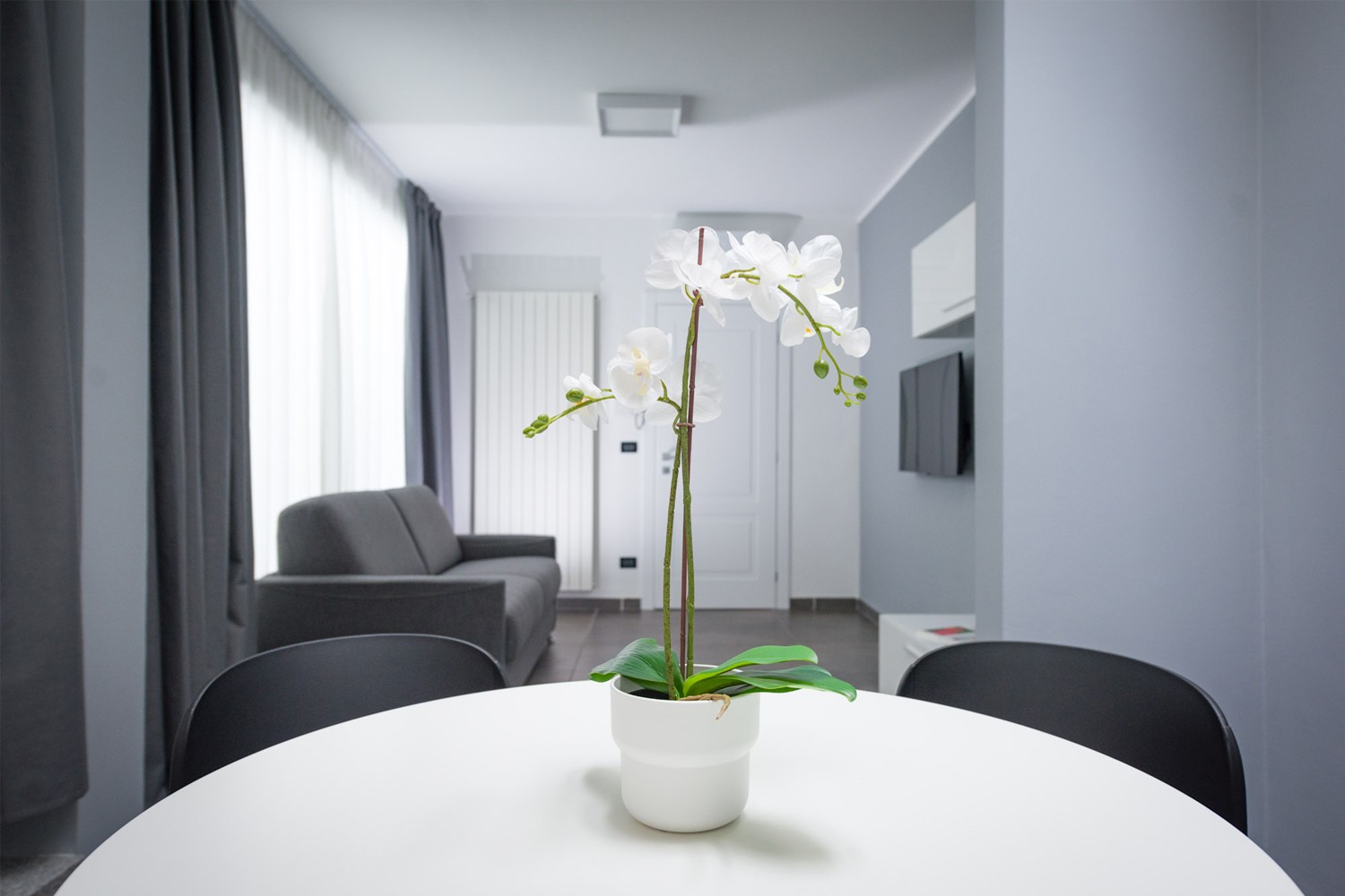 vegliolux Turin Home Town apartment: illuminato da Pan, Linealight e Bot Lighting 6